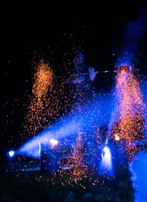 Feuershow Industrial Fire mit Bühnentechnik