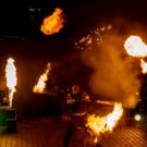 Feuershow mit Stab Jonglage und Flammen Projektor