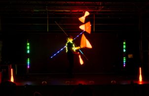 LED show mit jongleur