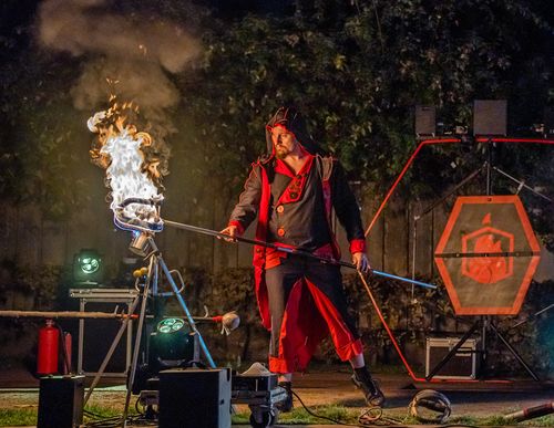 Feuershow Fusion Fire Intro mit Bühnen Technik