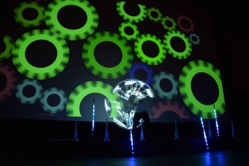 LED Show mit Interaktiven Videoprojektionen und Grafiken